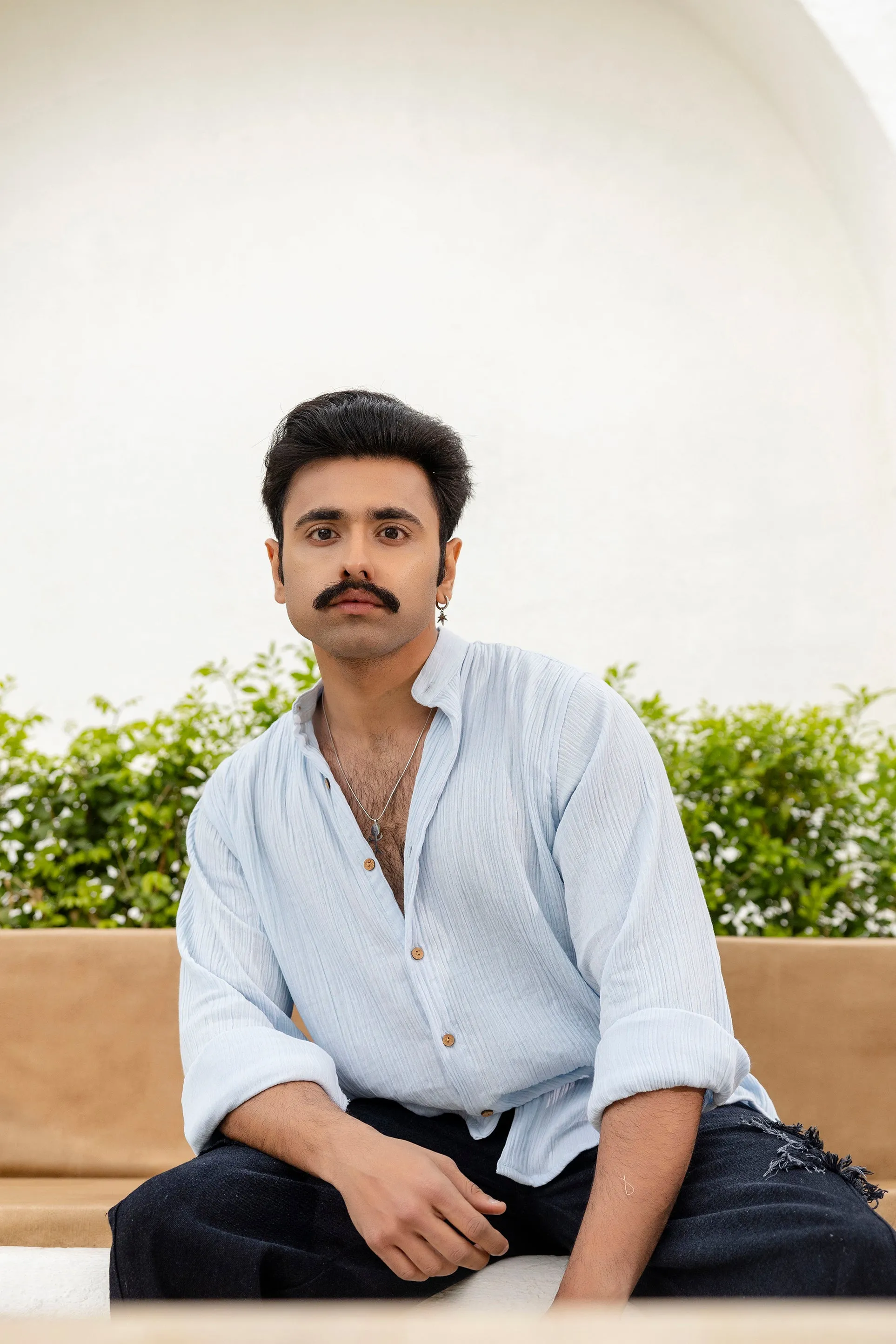 Firangi Yarn Relaxed Fit Solid Cotton Linen Blend Men's Shirt - Sky Blue
