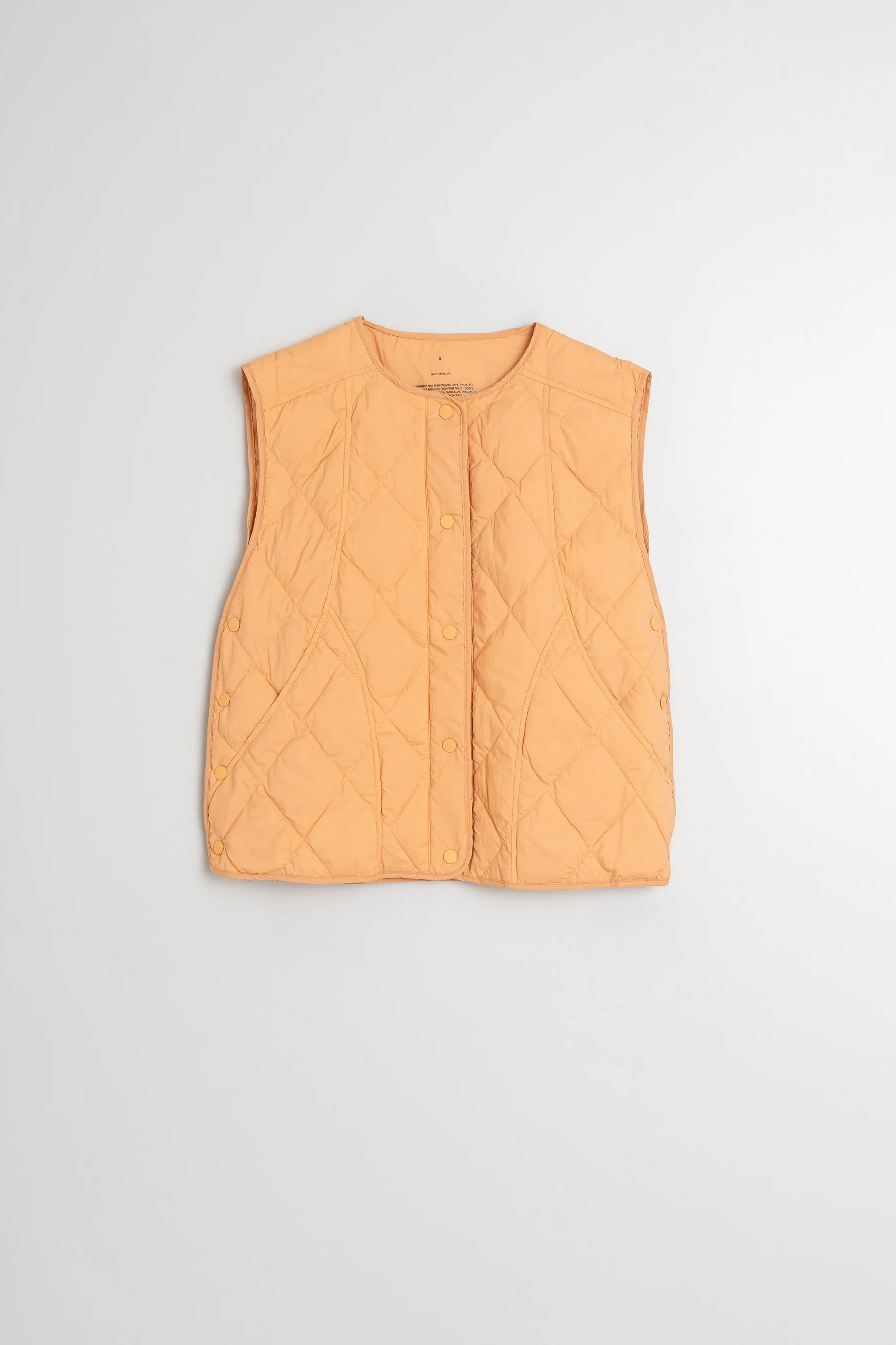 QUILTED VEST WITH SNAPS